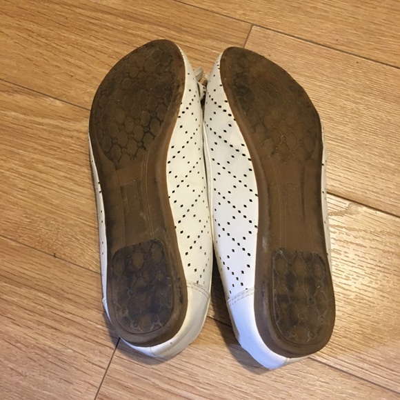 White flats - Picture 3 of 3